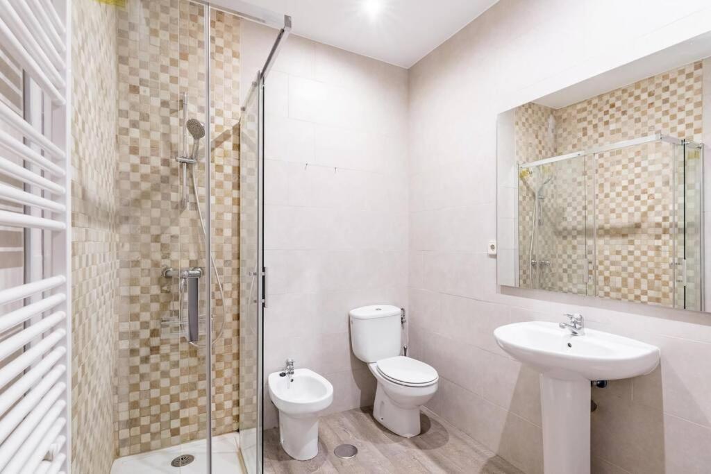 דירות Apartamento Proximo A Gran Via מדריד מראה חיצוני תמונה