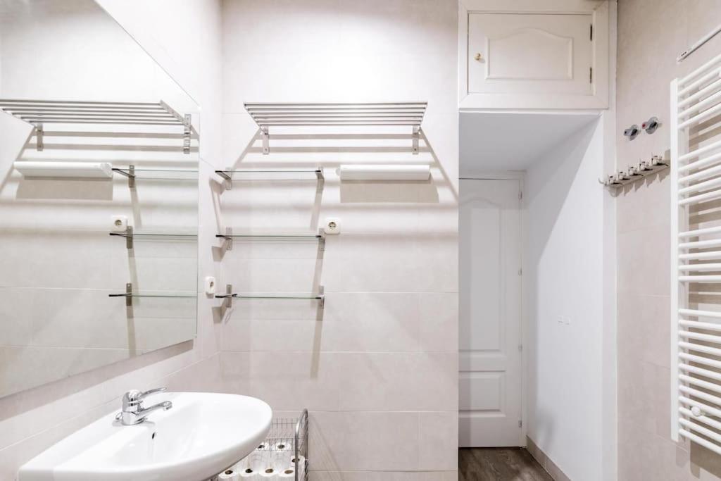 דירות Apartamento Proximo A Gran Via מדריד מראה חיצוני תמונה